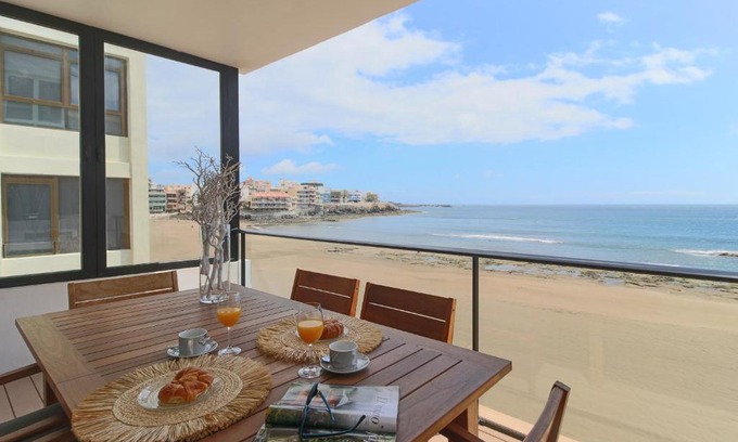 Melenara Apartment | Extra Luxurious Apartment on the Beachfront