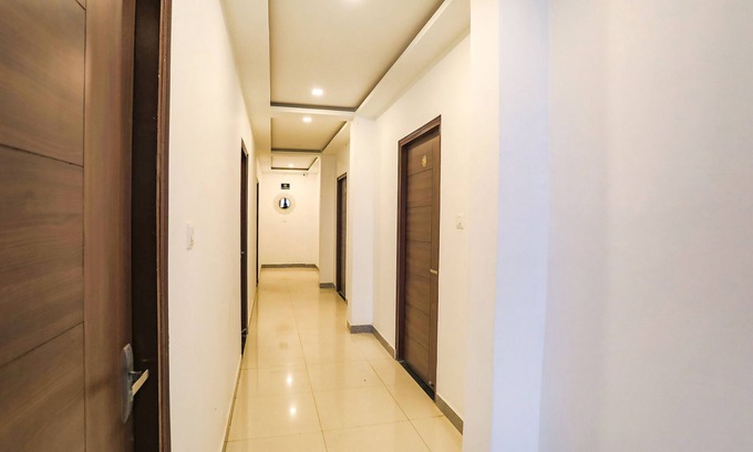 Lucknow Hotel | Fabexpress Vinayak Palace