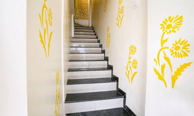 Andheri West Hotel | Fabhotel Priceless