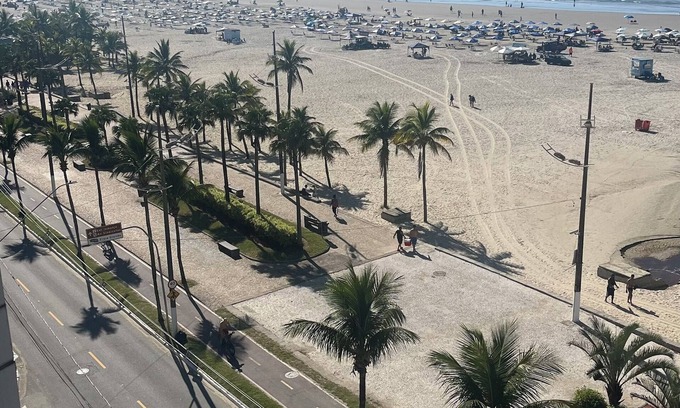 Balneario Pires Apartment | Fabulous 2-bedroom apartment with WiFi in Nova Mirim Praia Grande Seafront