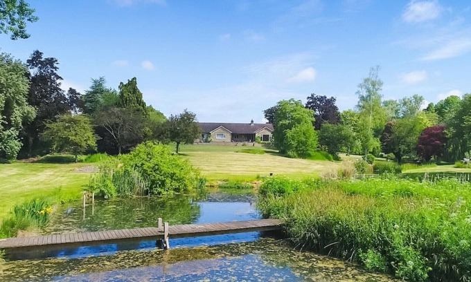 Langport House | Fabulous country retreat , lovely house , hot tub and set in beautiful gardens
