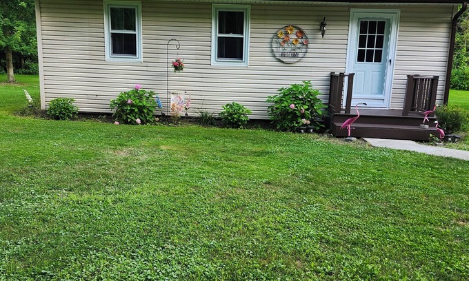 Gypsum House | Fabulous House with AC in Charming Castalia