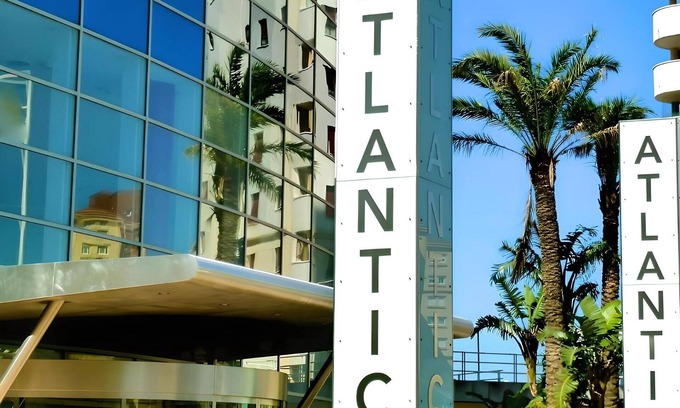 Gibraltar Apartment | Fabulous ocean view apartment with aircon and parking