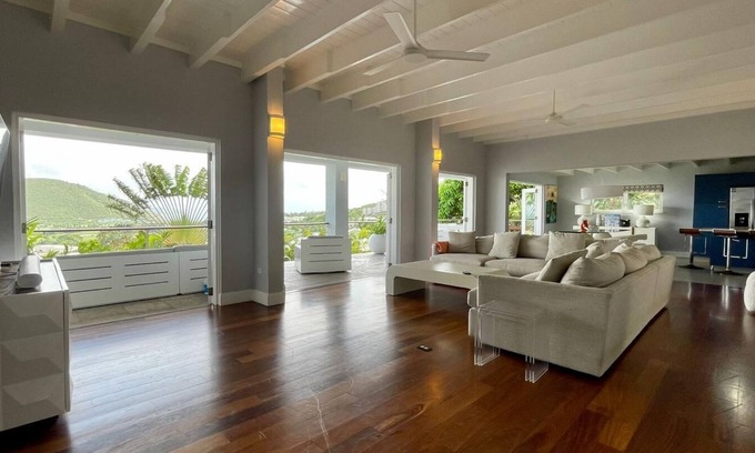 Frigate Bay House | Fabulously Located 3-bed villa with large swimming pool in wonderful Frigate Bay