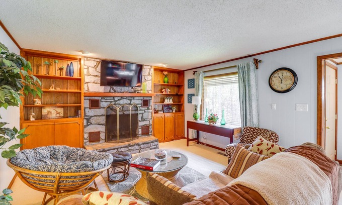 Fairfield Bay House | Fairfield Bay Getaway < 10 Mi to Boating & Hiking