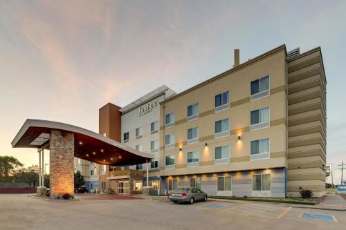Hutchinson Hotel | Fairfield Inn and Suites Hutchinson