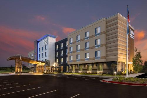 Downtown Little Rock Hotel | Fairfield Inn & Suites by Marriott Little Rock Airport
