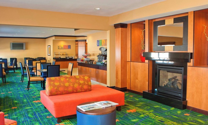 Champaign Hotel | Fairfield Inn & Suites by Marriott Champaign
