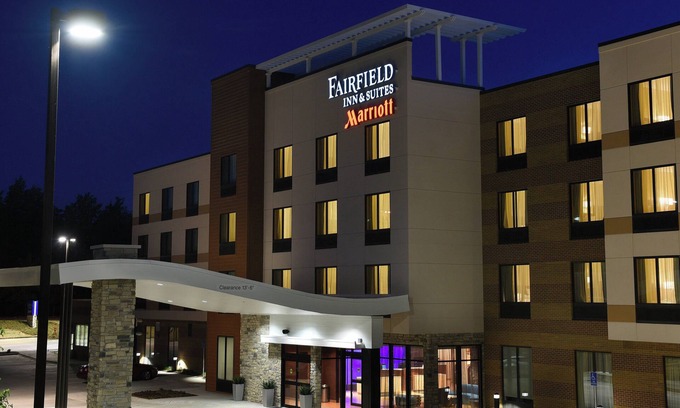 West Omaha Hotel | Fairfield Inn & Suites by Marriott Omaha West