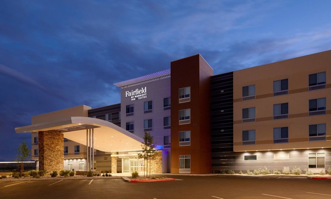 Palmdale Hotel | Fairfield Inn & Suites by Marriott Palmdale West