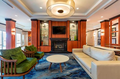 Columbus Hotel | Fairfield Inn & Suites Columbus