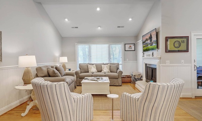 Isle of Palms Villa | Fairway Dunes 27 - Screen Porch Golf Course View!