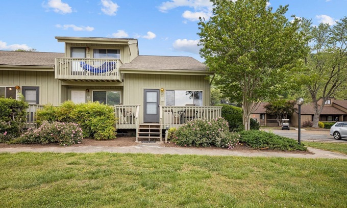 Lake Lure House | Fairway Townhouse: Breathtaking views at Lake Lure