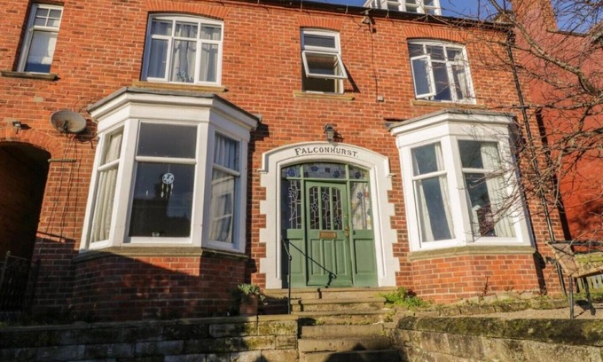 Robin Hood's Bay Apartment | Falconhurst - locally owned in fantastic Robin Hoods Bay!