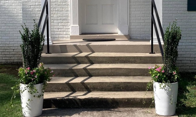 New Albany House | Falkner Inn is located on the birth site of author, William Faulkner