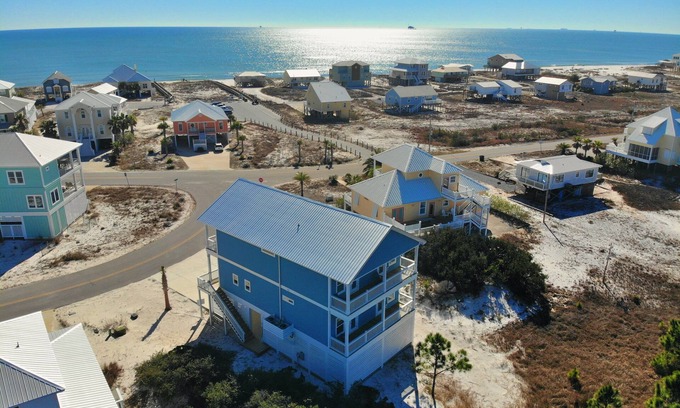 Morgantown House | Fall Dates on Sale! Pools, Tennis and Great Views!