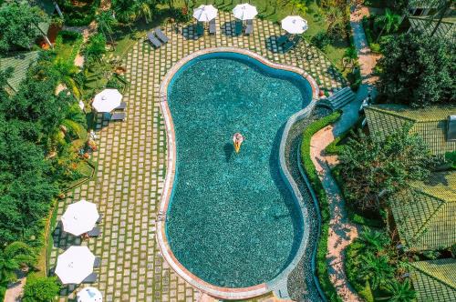 Cua Lap Resort | Famiana Green Villa - Complimentary Airport Shuttle