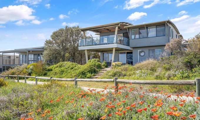 Peppermint Grove Beach House | Family friendly beach house - kangaroos nearby, see dolphins from the deck.