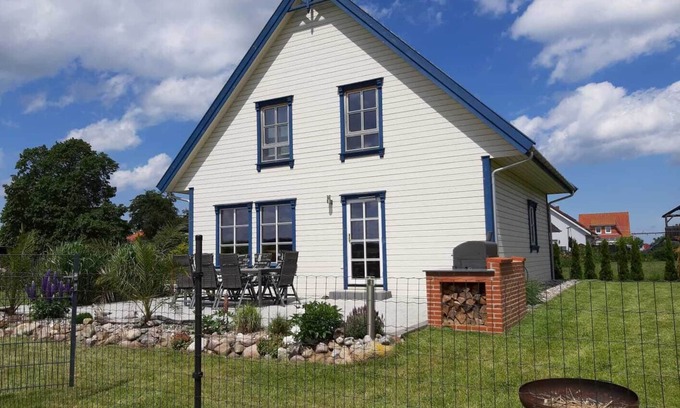 Gnies House | family-friendly non-smoking house with large garden and beautiful view