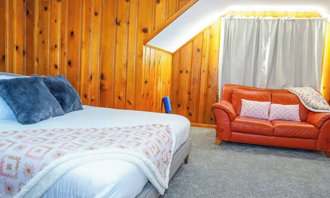 Columbus House | Family-Friendly 4BR – Spacious, Comfortable & Work-Ready