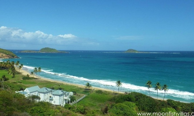 St. Patrick Villa | Family Friendly age 8 and up, Oceanfront, Pool, Kitchen. Beachcomber at Moonfish