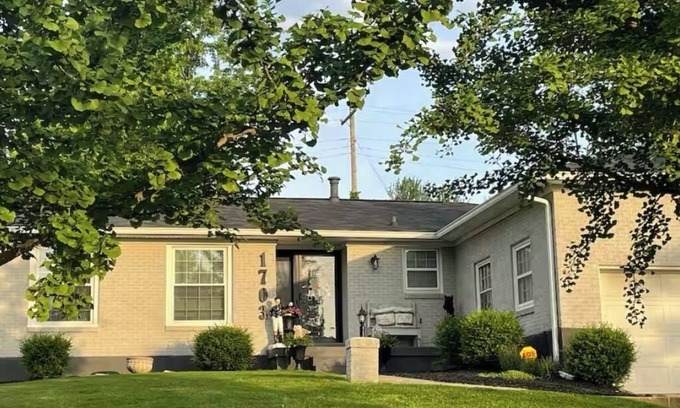 Hayfield Dundee House | Family Friendly Derby City Getaway - minutes from track and festival grounds