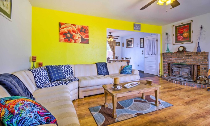 St. James House | Family-Friendly Home Near Maramec Spring Park!