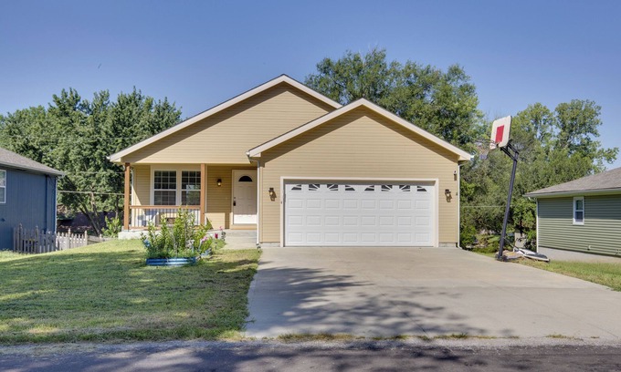 Lansing House | Family-Friendly Lansing Home with Covered Balcony!