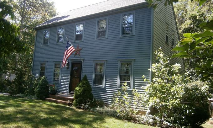 Hyannis Cottage | Family Friendly Traditional Salt Box w/Central Air - Beach Pass Included