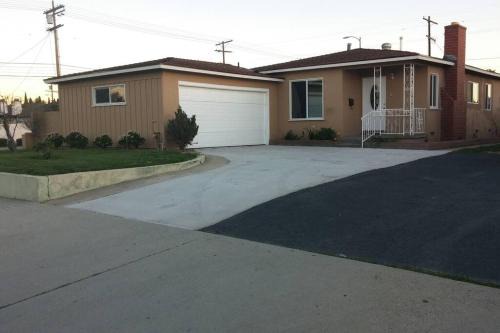 Harbor House | Family getaway 3 BR 2 Bath home in Lomita, CA.