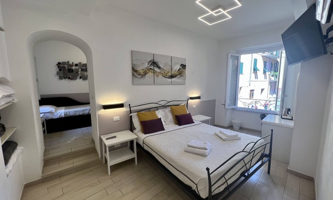 Cinque Terre House | Family Room inside the Guesthouse on the Arch