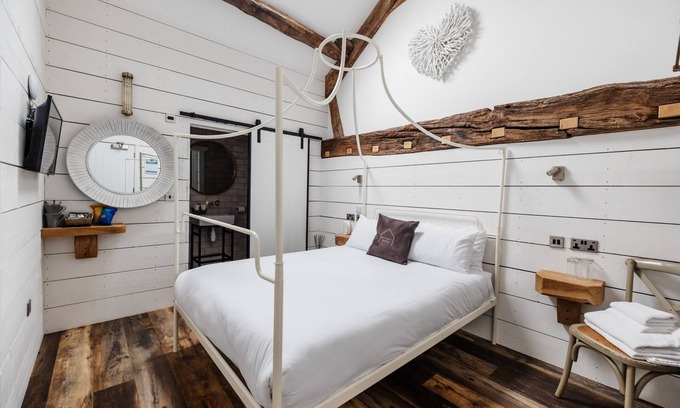 Clitheroe House | Family Room with en-suite