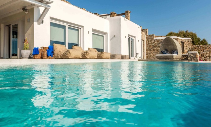 Ano Mera Villa | Fantastic 6 Br Villa Located In a Great Location