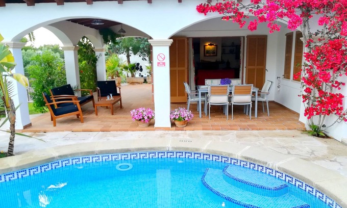 Cala Serena Villa | Fantastic 3 bedroom villa with pool, 1minute walk from beach in Cala D'Or.
