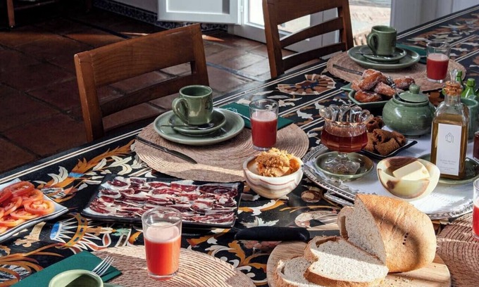 Arcos de la Frontera Villa | Fantastic Hacienda with 10 bedrooms in Andalucia for 20 people.