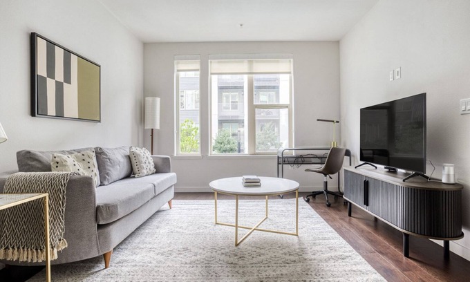 Milpitas Apartment | Fantastic Milpitas 1BR w/Pool, Gym & W/D, walk to BART, by Blueground