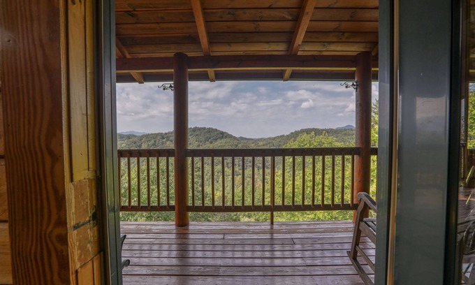 Cosby Cabin | Fantastic Views of the Great Smoky Mountains National Park