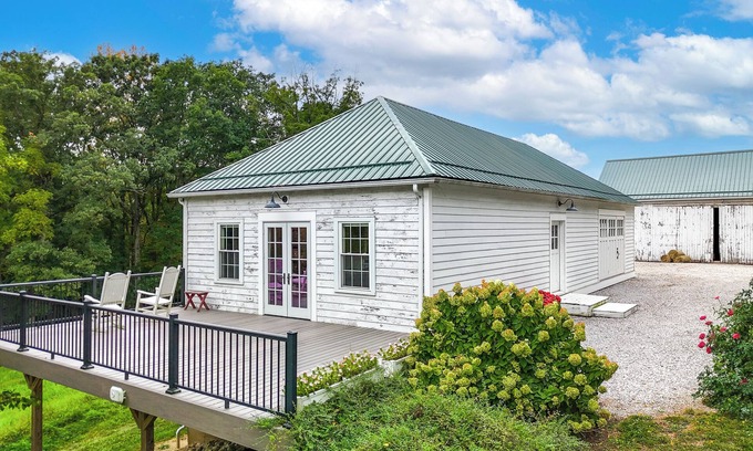 Peninsula House | Farm Guesthouse in CVNP near Brandywine Falls