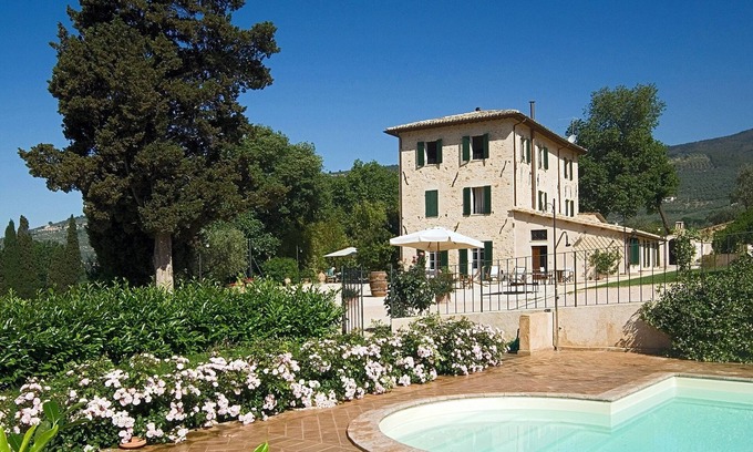 Spello Apartment | Farmhouse holidays in Umbria, the green heart of Italy, amongst art and nature.