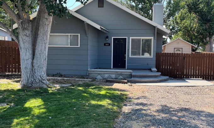 Grand View House | Farmhouse near the Snake River