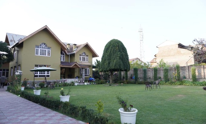 Srinagar House | Farsal Villa