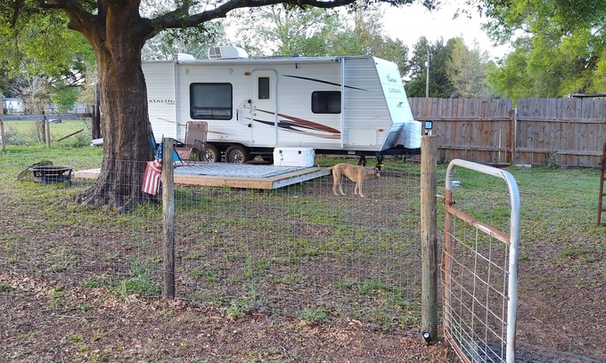 Dade City House | Fenced in area