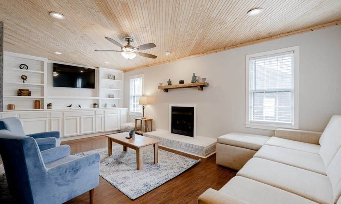 Columbia House | Fenced Yard with Pool! 10 Mins to Lake Murray