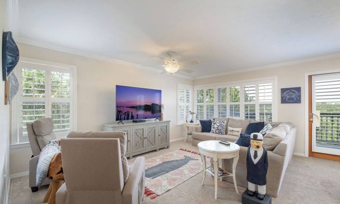 Cedar Key Condo | Fenimore Mill 10C, Marina Boat Slip, Pool/Hot Tub!