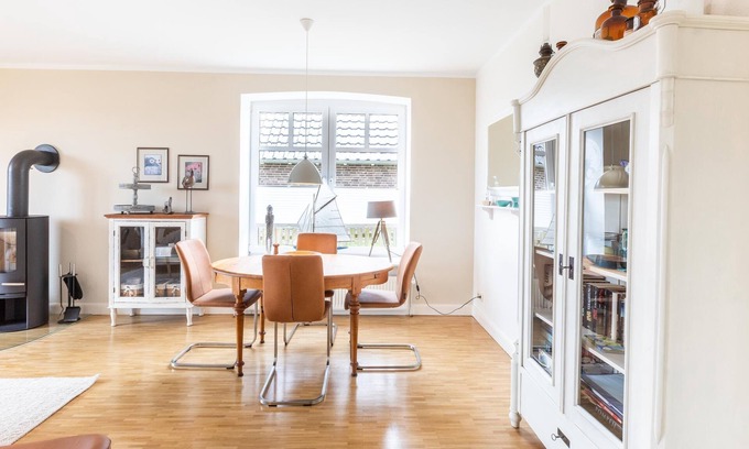 Nieby Apartment | Ferienwohnung 2 Alter Gasthof 1838 - 1986 in Nieby