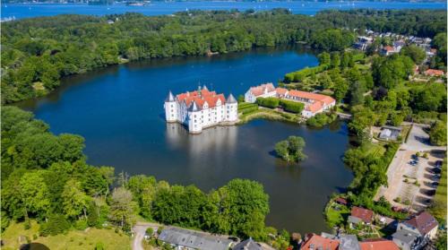 Gluecksburg Apartment | Ferienwohnung am Schlosspark