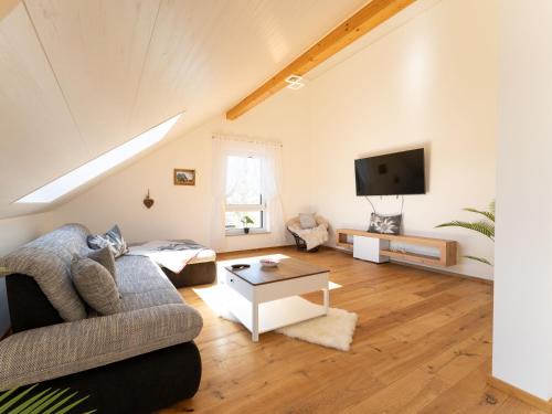 Germaringen Apartment | Ferienwohnung Anemone - 4 Zimmer mit Bergblick & Alpenflair