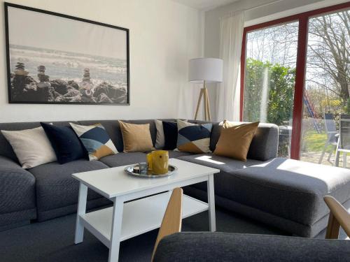 Gustow Apartment | Ferienwohnung-Peter-Pan-mit-Sonnenterrasse-Garten-zwischen-Strand-Wald-Wiese-auf-Ruegen