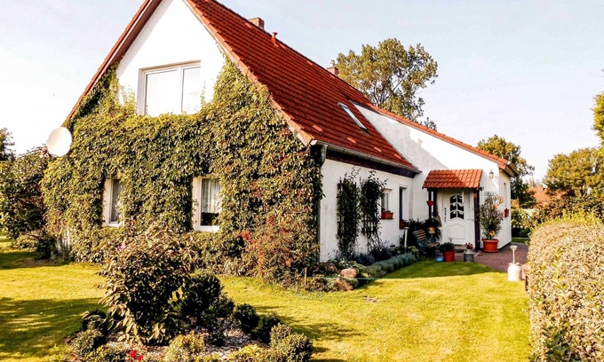 Gagern Apartment | Ferienwohnung Rustikal - Bungalow and vacation apartment on Rügen