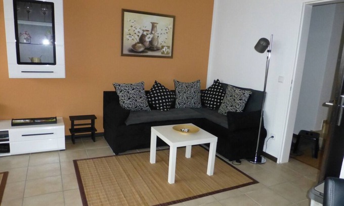 Mitte-Nordost Apartment | Ferienwohnung Wismarweg, 1-3 Pers